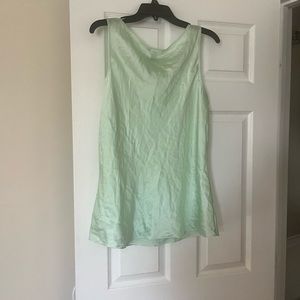 Black house white market top